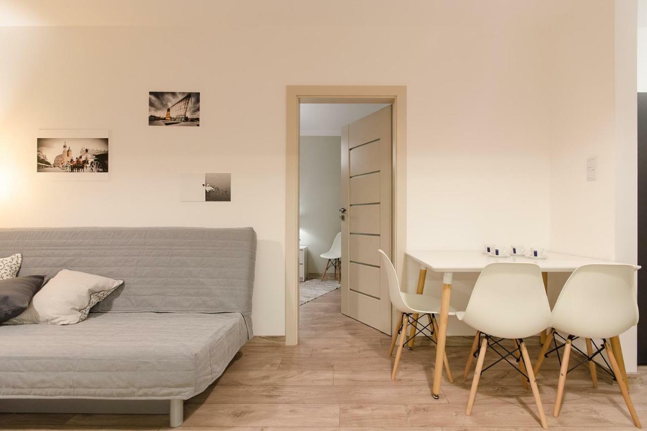 White Swan Apartment Krasków Εξωτερικό φωτογραφία