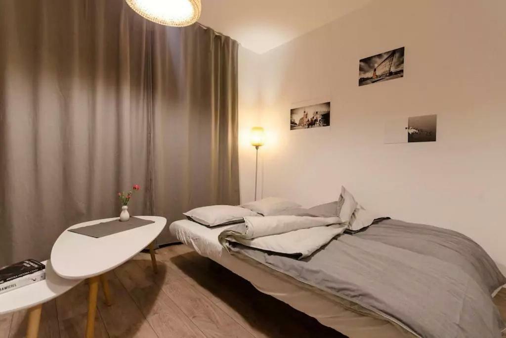 White Swan Apartment Krasków Εξωτερικό φωτογραφία